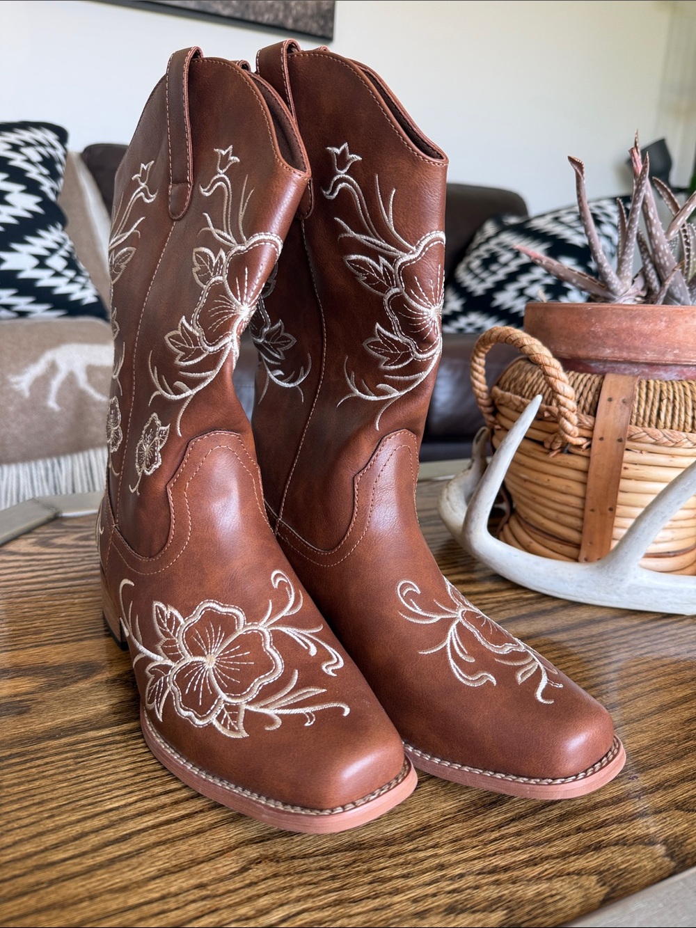 Brand New Never Worn Brown Floral Embroidered Western Cowboy Boots
